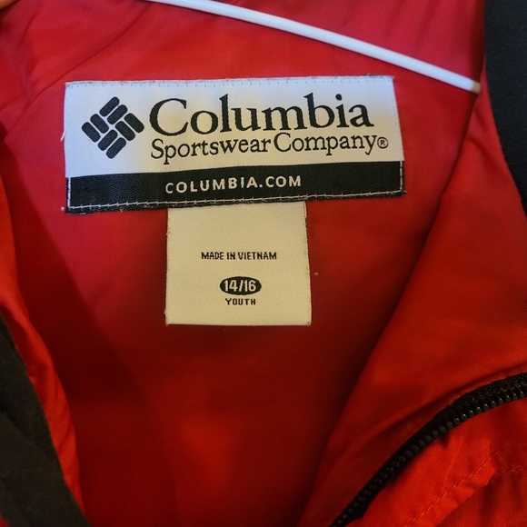 Red puffer vest - Picture 2 of 3